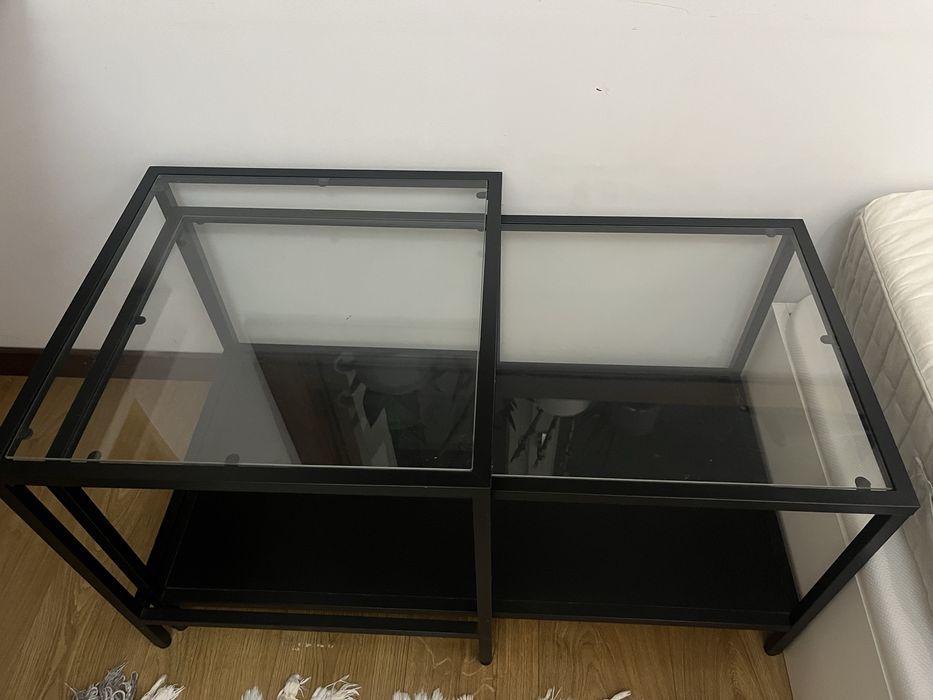 Mesas de apoio em metal preto