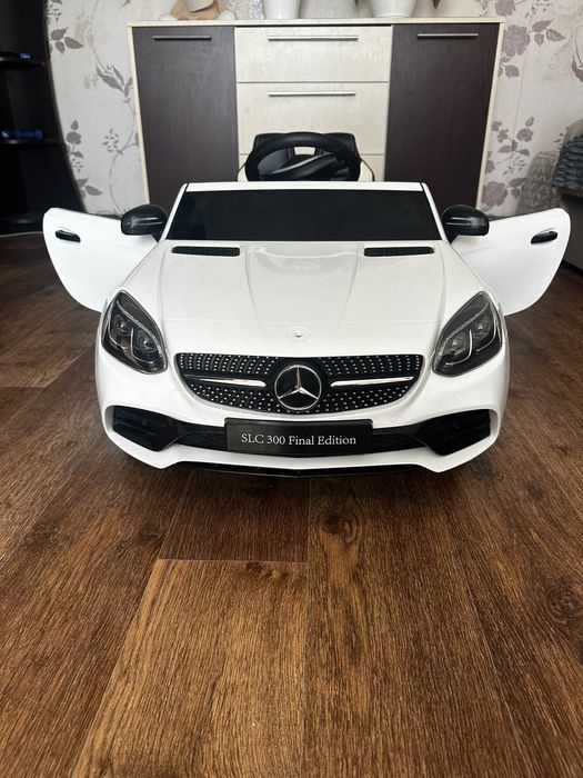 Електромобіль, Автомобіль з пультом керування Mersedes SLC 300 Final Edition