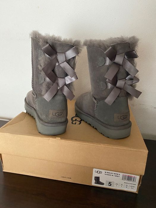 Botas UGG novas com laços - cinza