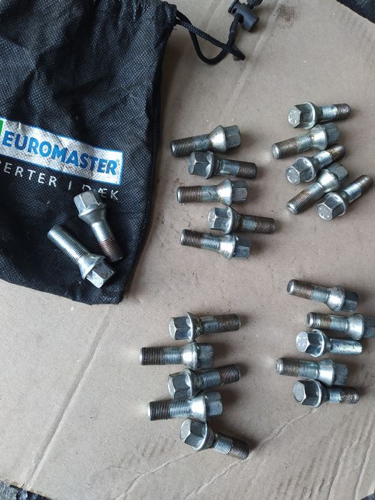 Болти колісні М14*1.25*33 конус 22 шт BMW Mini