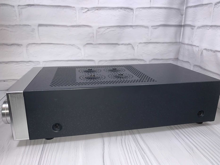 Stax SRM-007t II – Amplificador eletrostático para auscultadores SR-007 MK2