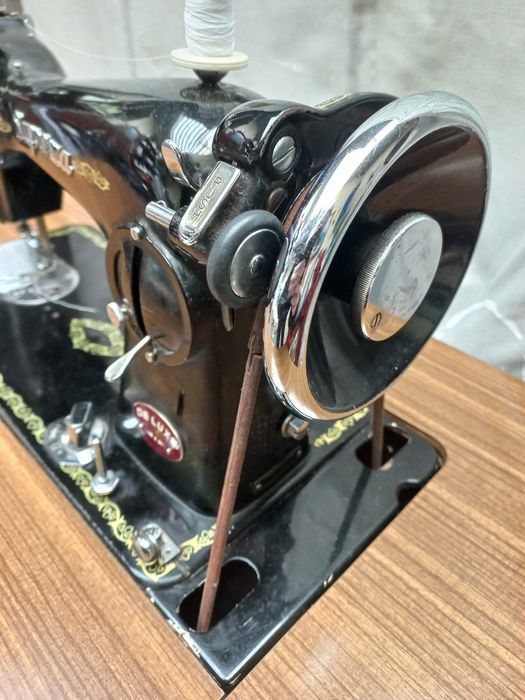 Máquina de costura antiga