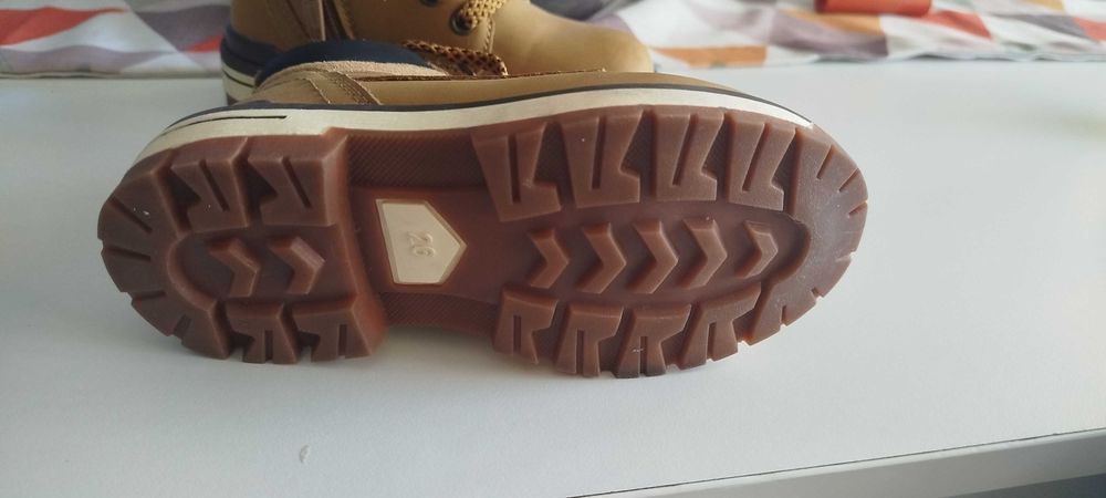 Botas pouco usadas novas