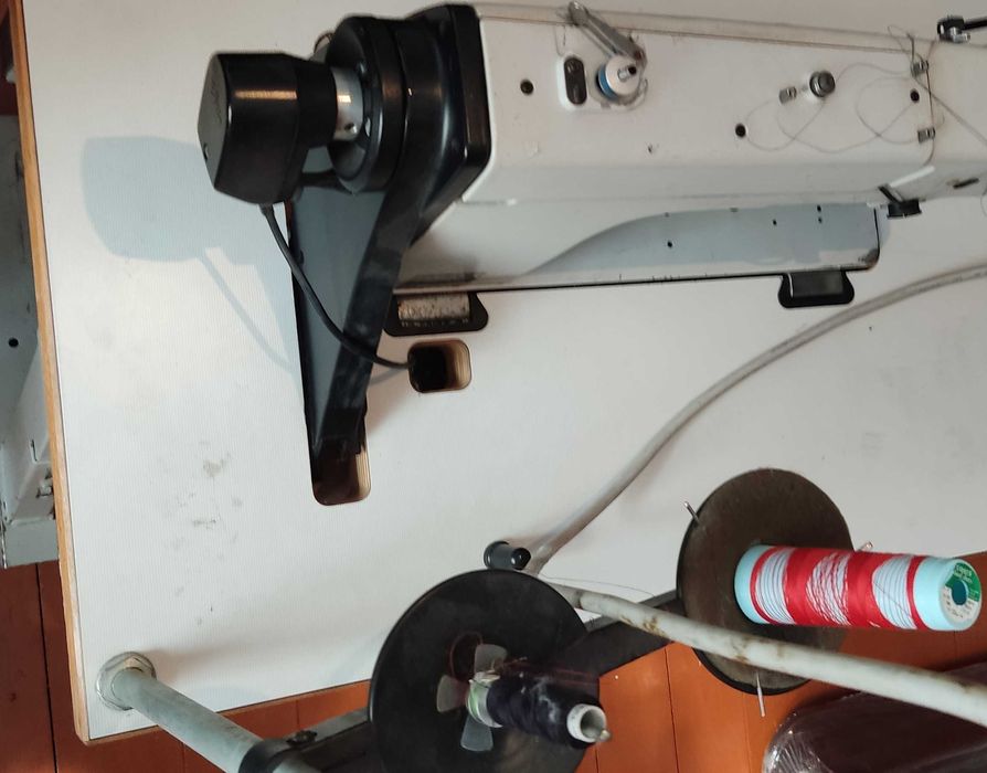 Промышленная швейная машинка DURKOPP ADLER 271-140042 Италия