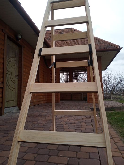 Лестница будівельна стремянка-ходуля професійна драбина для риштування