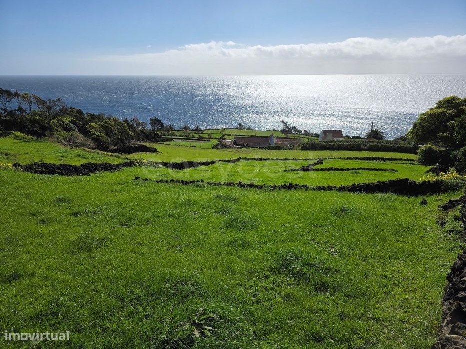 Terreno para Construção com vista mar nas Ribeiras, Lajes do Pico
