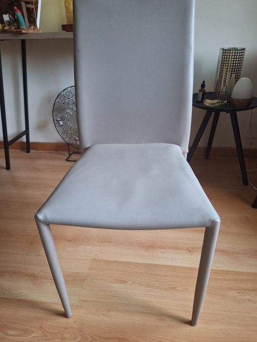 Vendo conjunto cadeira de sala
