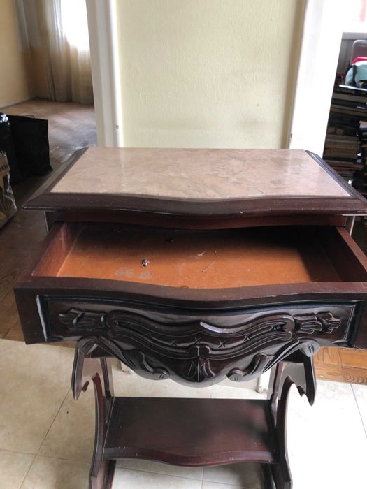 Móvel de apoio madeira