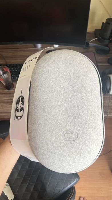 Oculus Quest 2 Carrying Case
