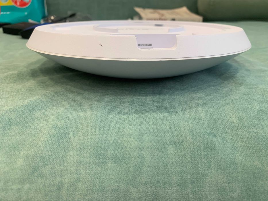 Точка доступу Ubiquiti UniFi U6-ENTERPRISE Wi-Fi 6, 6 ГГц, 4800Mbps