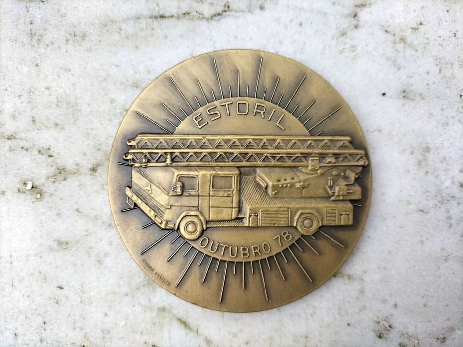 Medalhas alusivas a Congressos de Bombeiros.