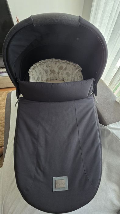 Alcofa Cybex Priam Lux + Capa de Chuva + Forra e Lençol Pasito a Pasito