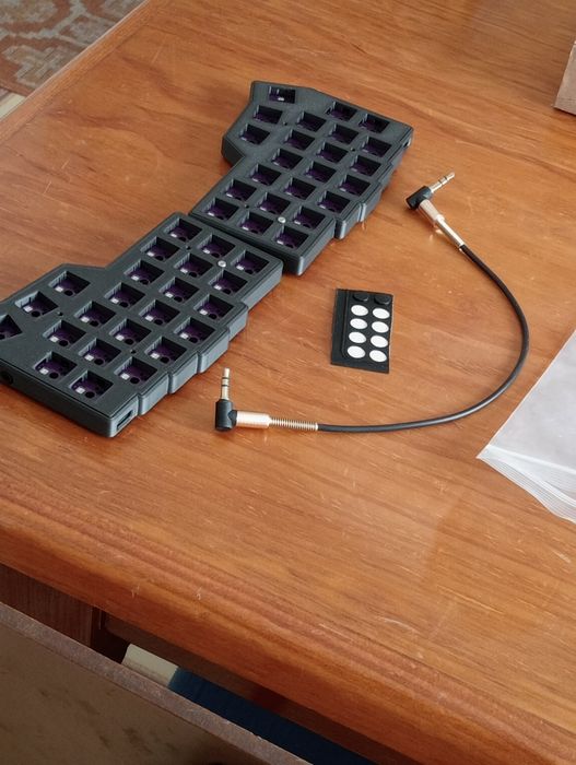 Split mechanical keyboard kit446279167341373440