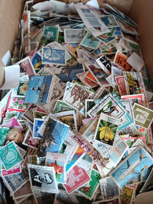 ZNACZKI pocztowe niemieckie , MIX 200 SZT