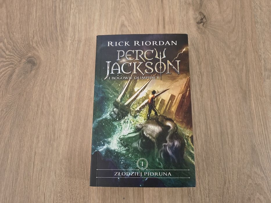 Percy Jackson i bogowie olimpijscy złodziej pioruna - Rick Riordan