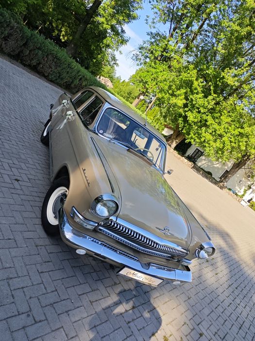 Auto do ślubu retro