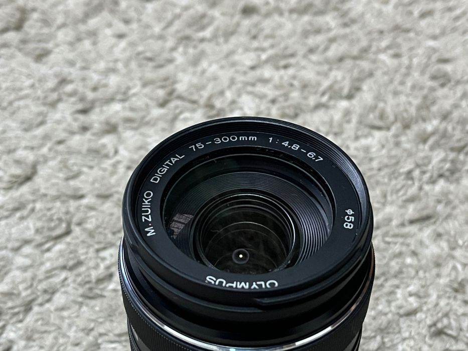 Olympus M.Zuiko 75-300mm f/4.8-6.7 II