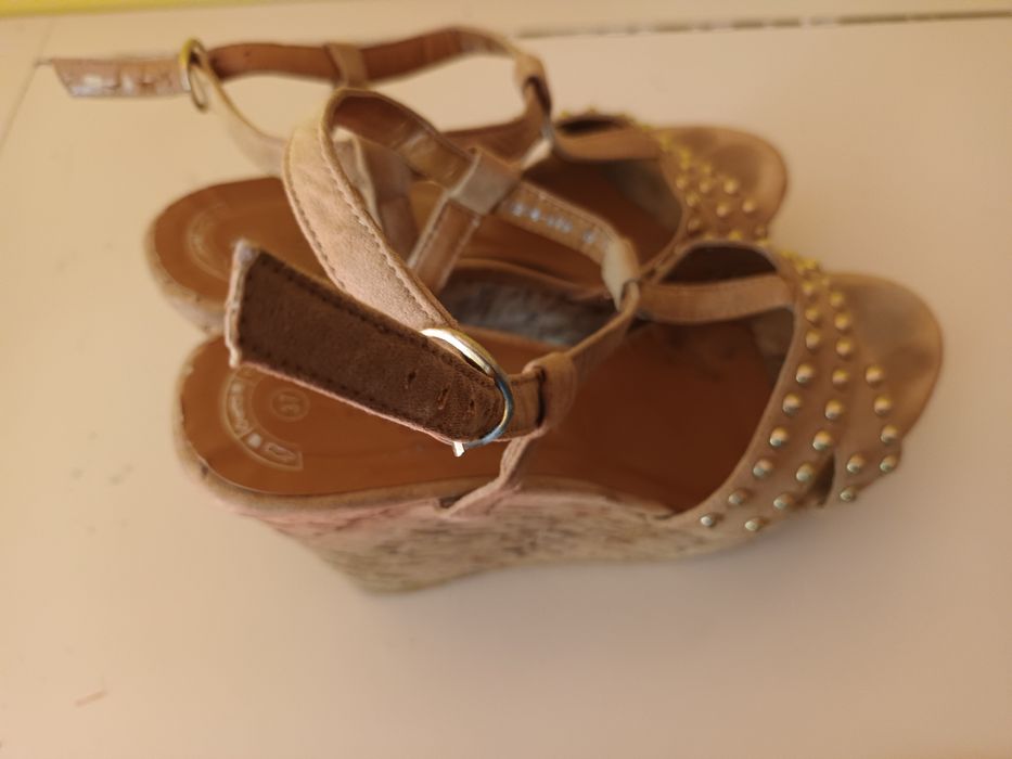 Sandálias com plataforma