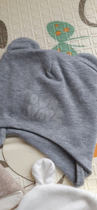 Шапочки до рочку(можна і до 1,5)Ціна за три