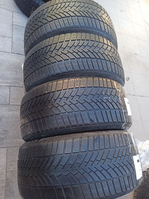Зимняя резина 235/40 R19 Semperit Speed Grip