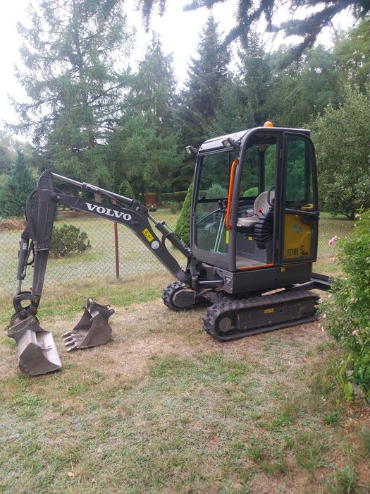 Minikoparka,usługi minikoparką,przecisk kret 65mm,młot wyburzeniowy. Kopanie równanie sprzątanie działek