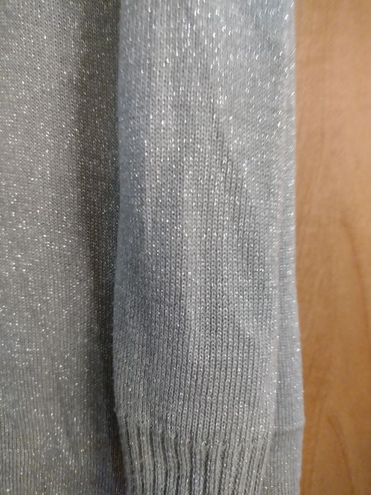 Sweter damski z kapturem