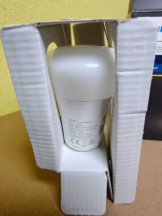 Lâmpada LED Inteligente Philips Hue White E27 9W 800lm Bluetooth (Novo)