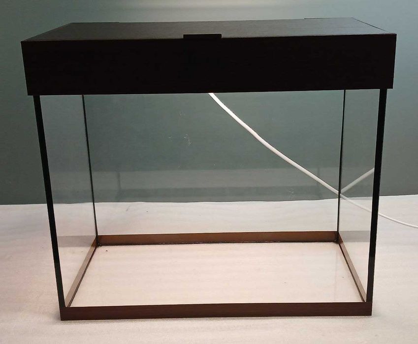 Аквариумы от 25 до 200 литров, есть в наличие и делаем на заказ