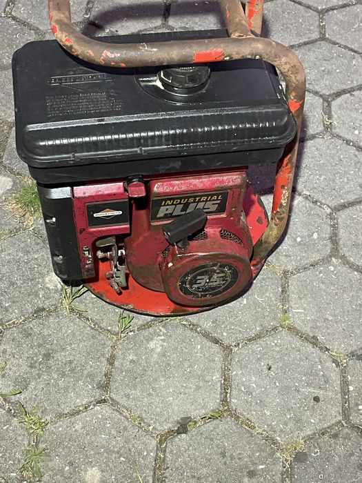 Vibrador de betão com motor a gasolina “Briggs & Stratton”