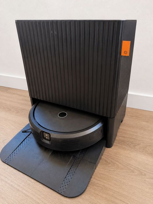 iRobot Roomba Combo 10 Max + AutoWash Dock