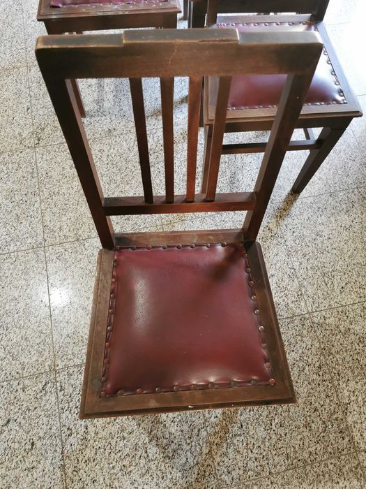 Mesa e cadeiras vintage64739303987329127