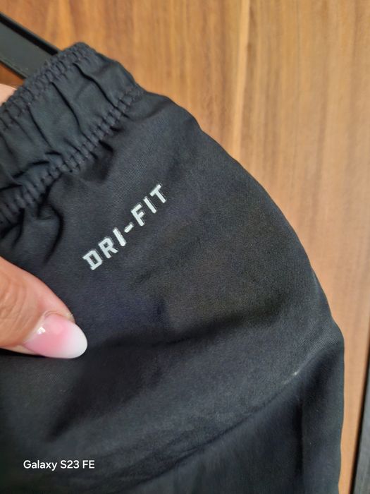 Spodenki krotkie damskie Nike rozmiar L stan idealny