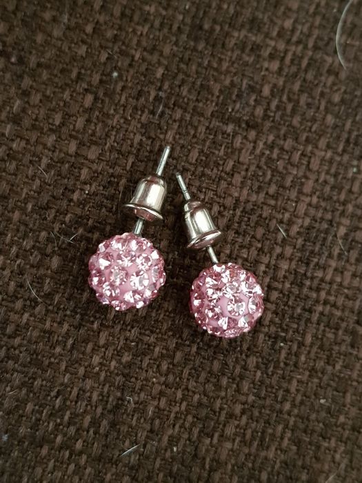 Brincos com pedras brilhantes 8mm * várias cores NOVOS