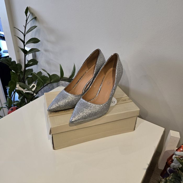 Srebrne brokatowe szpilki Lovet 39