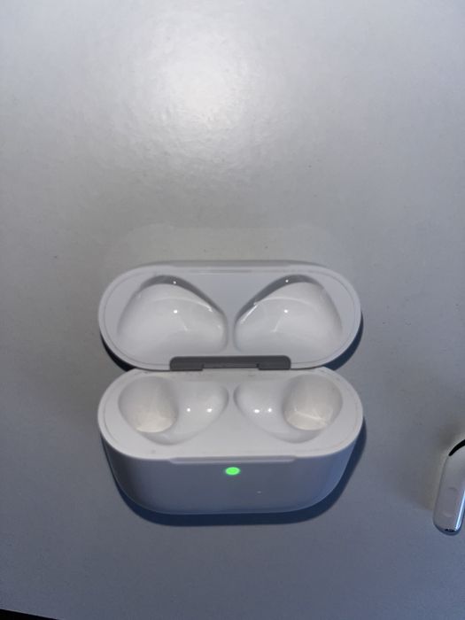AirPods 4 com Cancelamento Ativo de Ruído (ANC) — Originais