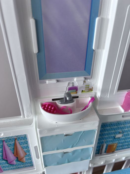Casa da Barbie Mattel em bom estado