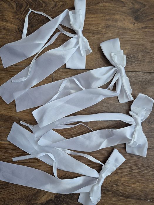 Ślubne ozdoby na samochód