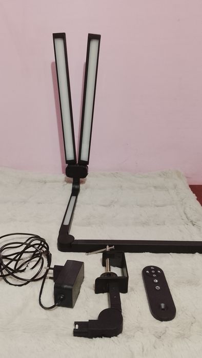 Продам нову лампу настільну кріпиться до стола дуже добре світиться