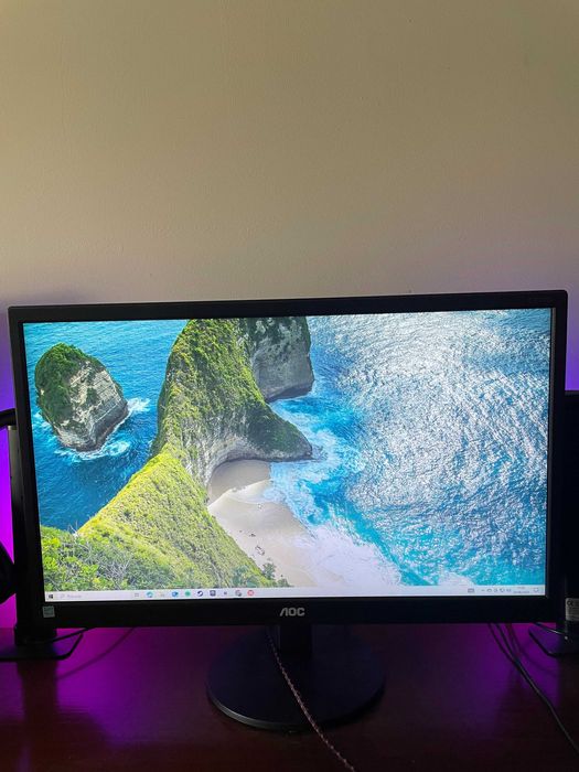 Computador gamer com monitor