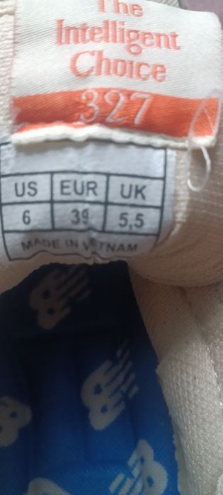 Жіночі кросівки new balance модель 327