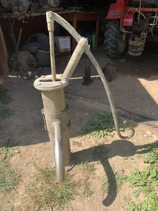 Домкрат і помпа