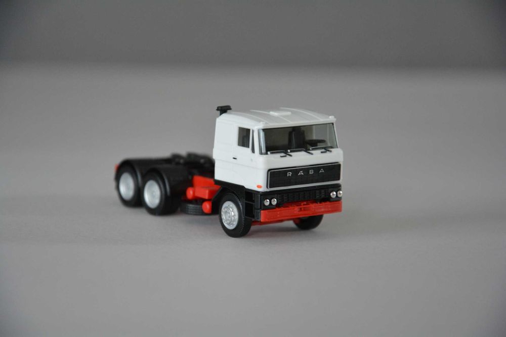 1:87 (H0) Herpa 317399 - RABA 6x4 - biała
