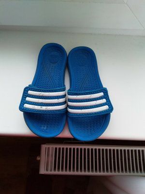 Сланцы,шлепанцы Adidas оригинал,30р,по стельке 18.2см