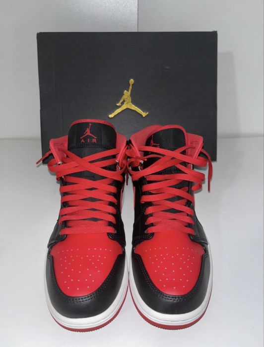 Air Jordan 1 mid alternate bred