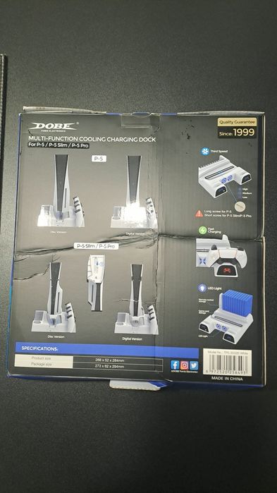 PlayStation 5 podkładka chłodząca i ładująca pady.