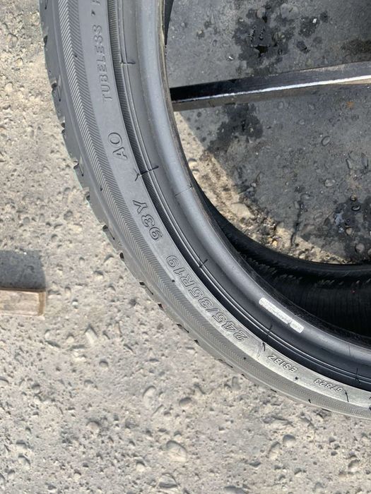 Шини 245/35 R19 пара Bridgestone літо, 5,8мм,