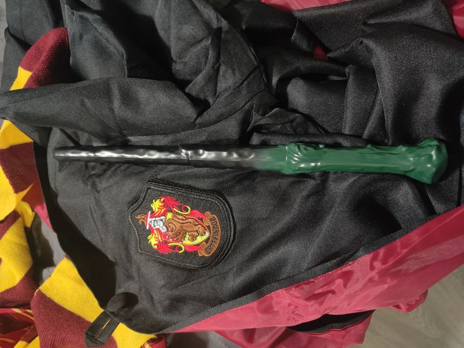 Strój Harry Potter Gryffindor krawat szalik kapelusz różdżka okulary