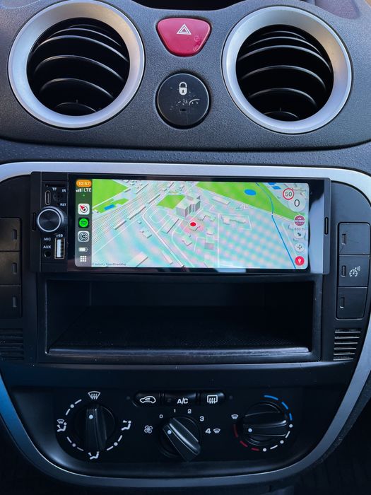 Radio 1DIN ekran 6,86” – bezprzewodowy CarPlay i Android Auto