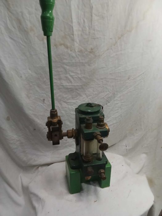 Bomba manual creio para calibrar injetores.