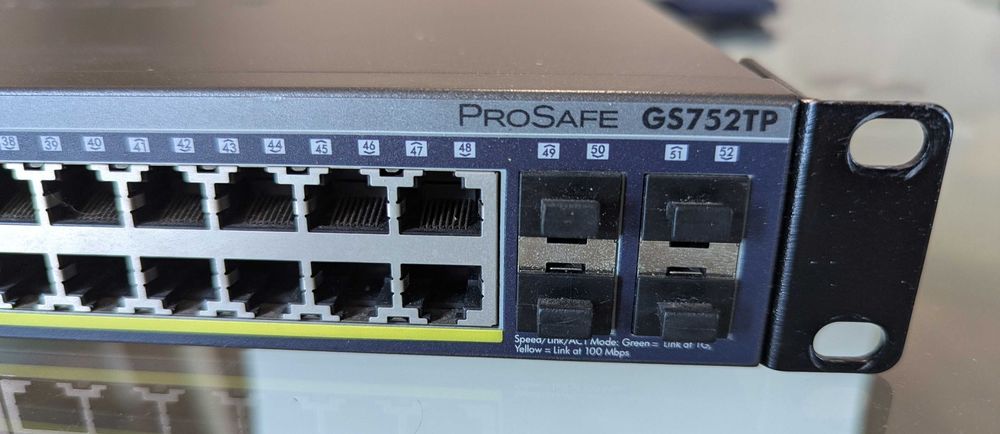 Switch Netgear 48 Portas PoE 4 SFP GS752TP